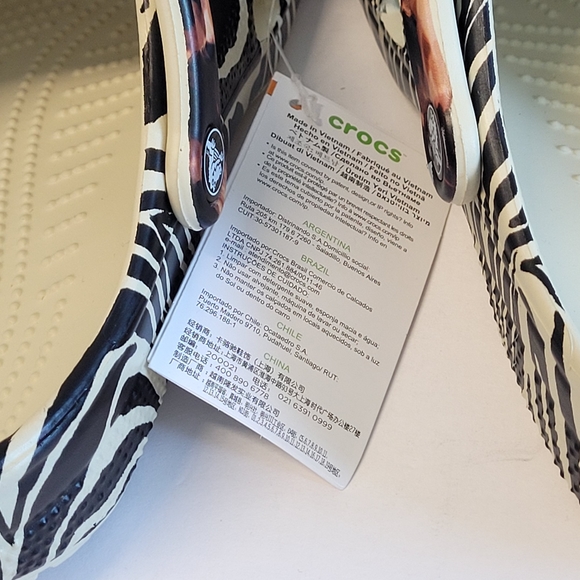 🔴CLOSING / FINAL PRICE  CROCS Tiger Print Black and Tan Size 8 - Picture 7 of 10